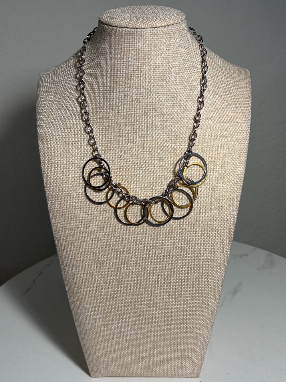 🦔 Vintage Gold and Silver Toned Hoop Necklace